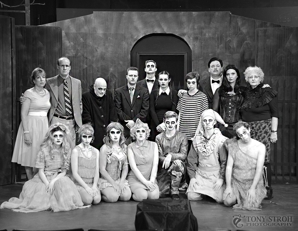 download cast of the addams family 2